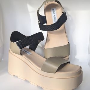 NWT | Steve Madden | Rexy Platform Sandals | Grey Sage & Black | Women's Size 10
